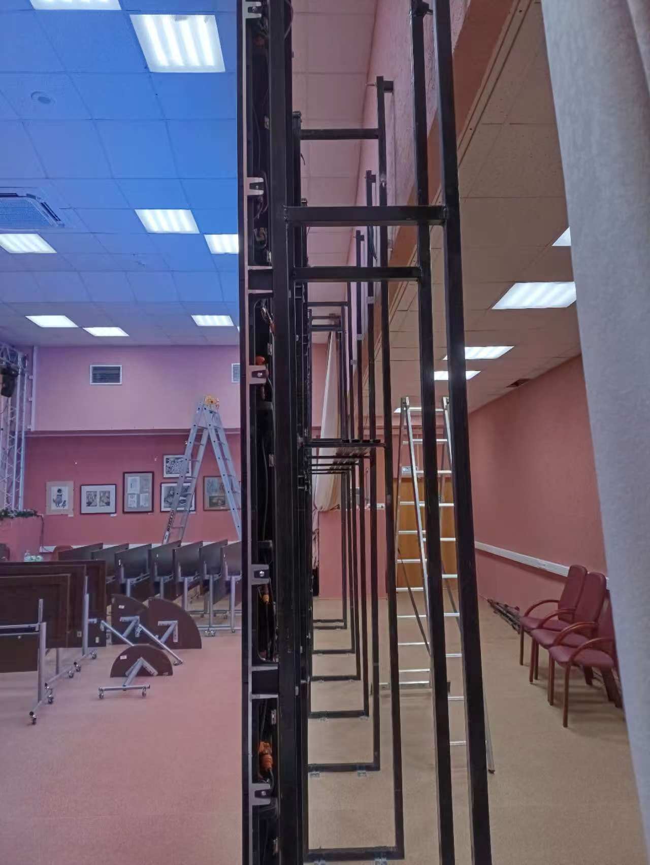 Интерьерный экран Р2,5 для актового зала - фото 1