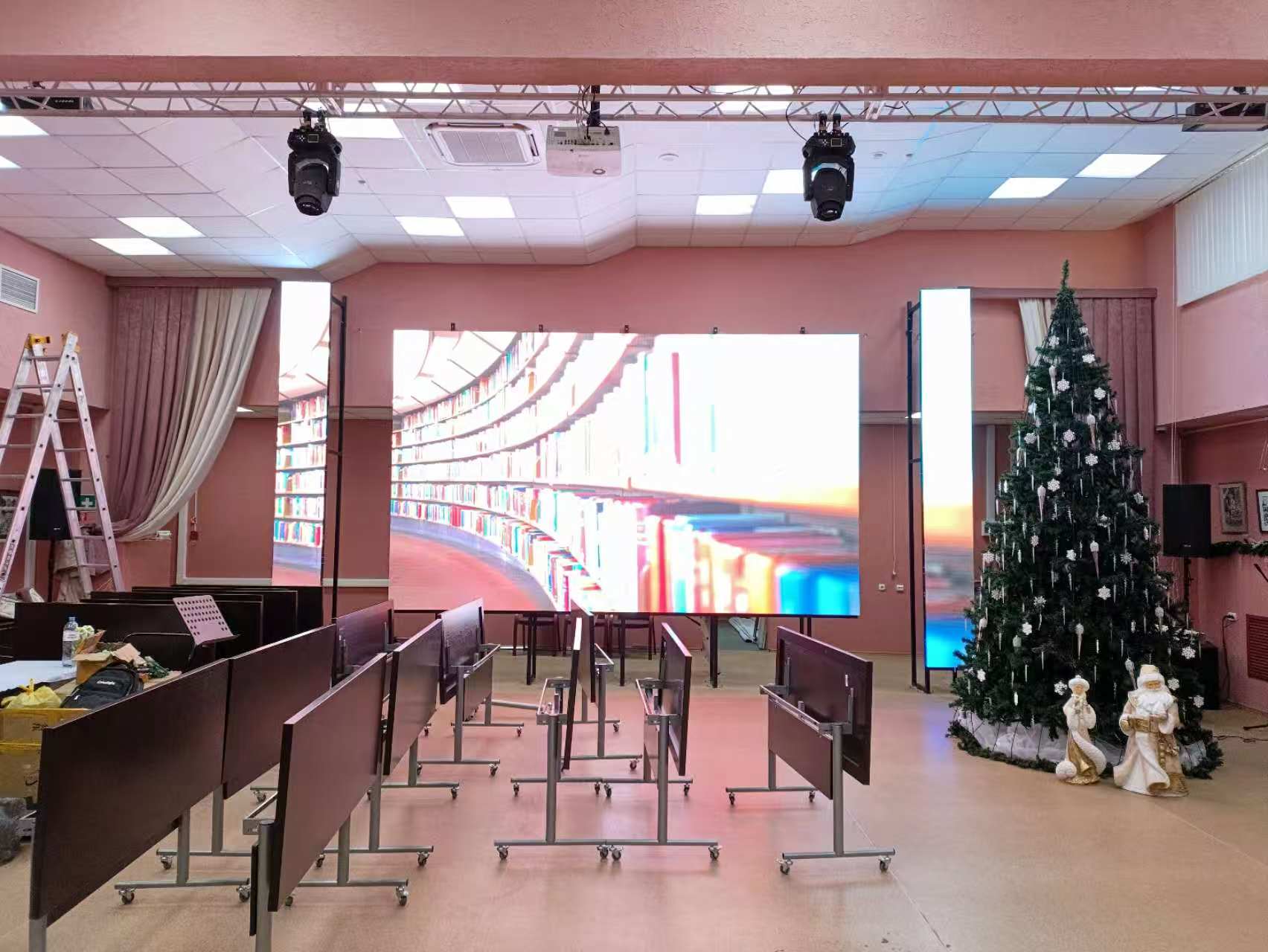 Интерьерный экран Р2,5 для актового зала - фото 3