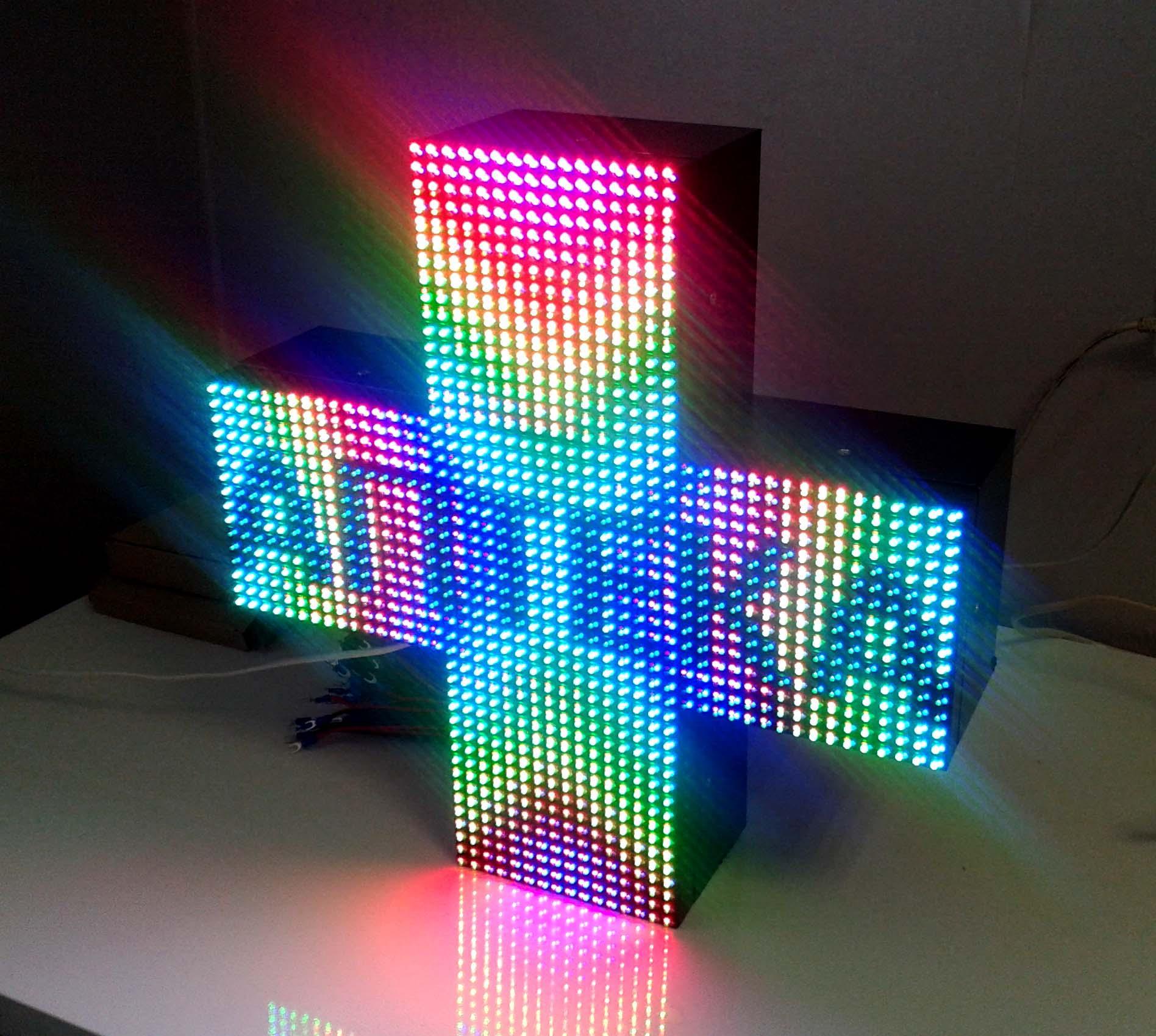 Аптечный крест Р8 полноцветный (768х768мм)